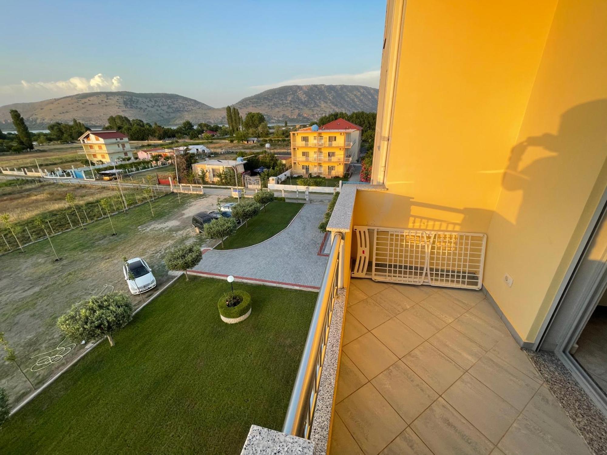 Hotel Restaurant Globi Velipoje Exterior photo